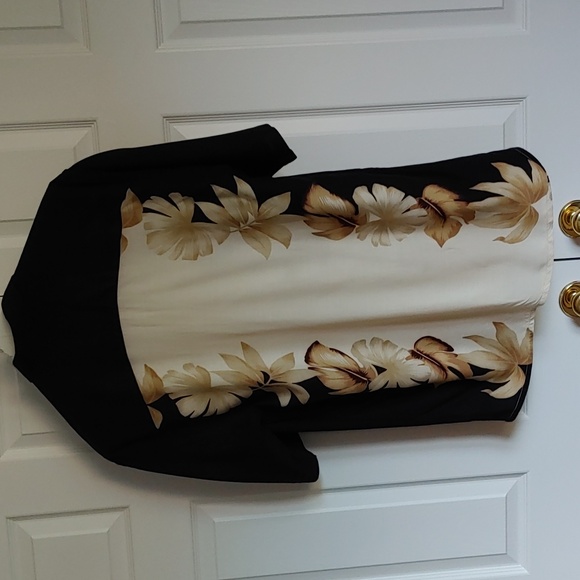 Oxide Sport Men's US L Button Down Tropical Shirt in Black, White, and Cream - Picture 4 of 8